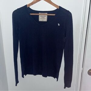 Abercrombie & Fitch Women's Navy V-Neck Sweater